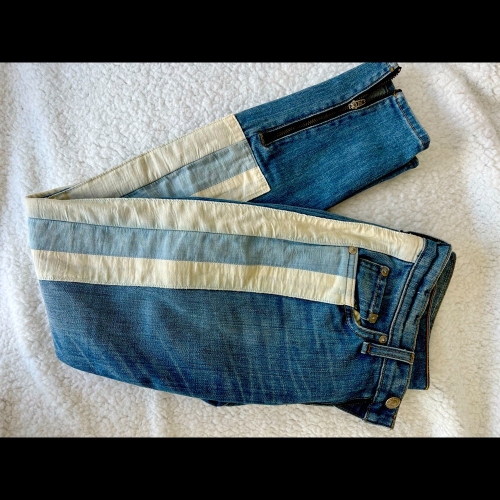 Rag and bone jeans size 25 with zipper and leather like-accent stripes